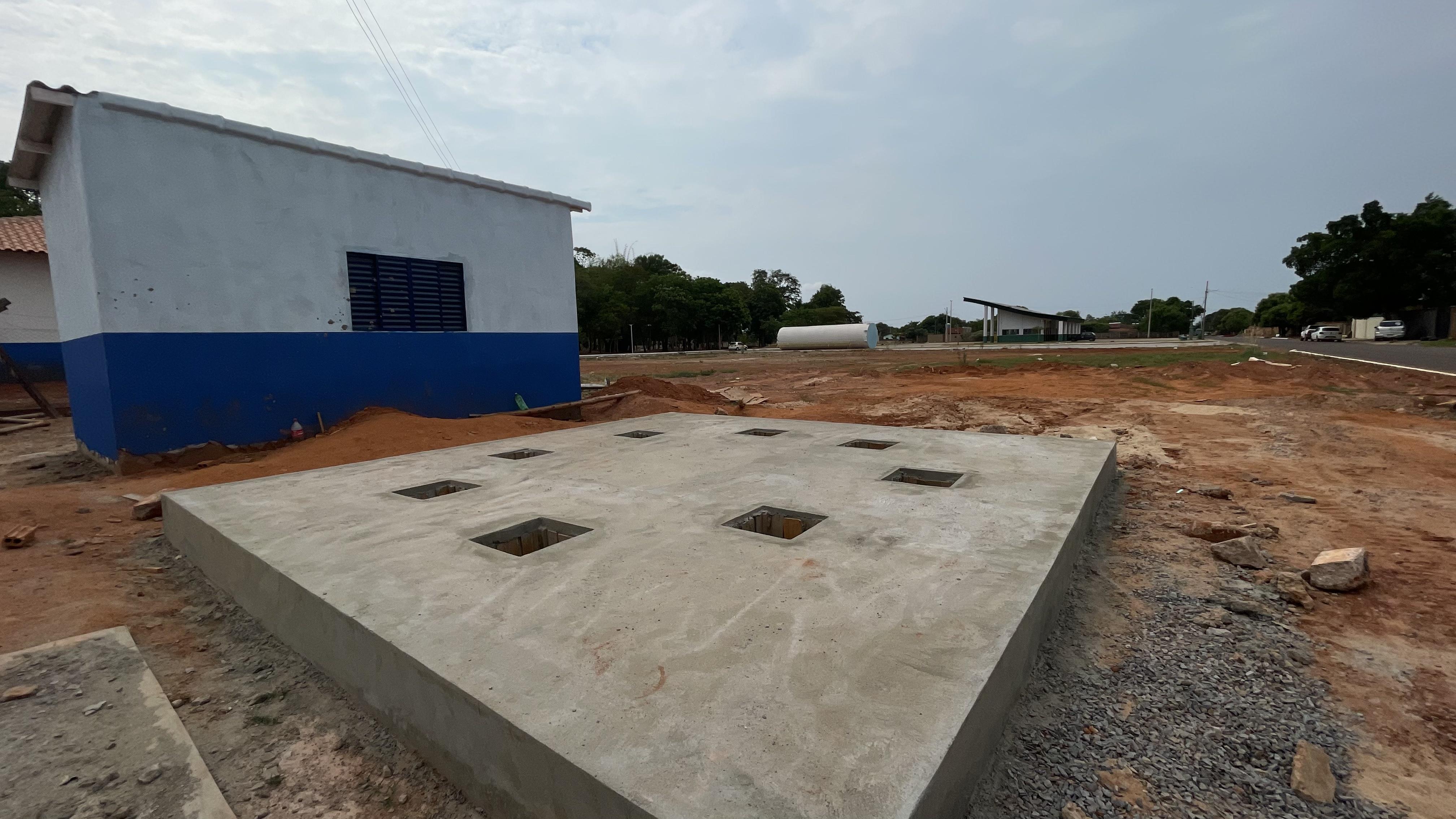 Uma das seis bases, pronta para receber o reservatório de água