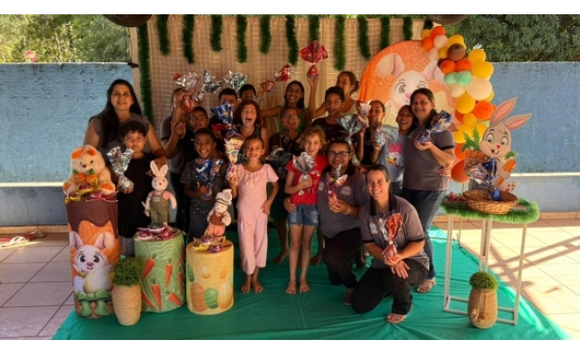 CRAS realiza entrega de Ovos de Páscoa para as crianças