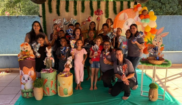 CRAS realiza entrega de Ovos de Páscoa para as crianças